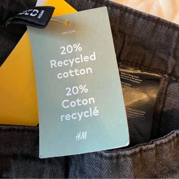 H&M Women Denim Black Pleated Mini Skirt with Removable Chain Detail Size 6 Punk - Picture 9 of 10